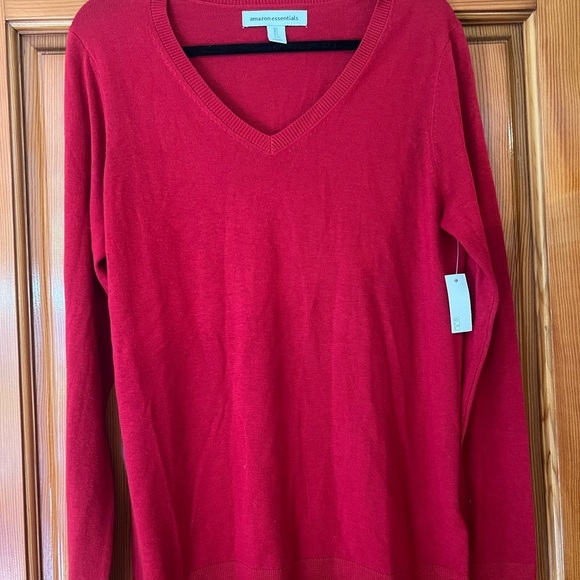 Brand New Women's Red Sweater - Picture 2 of 5